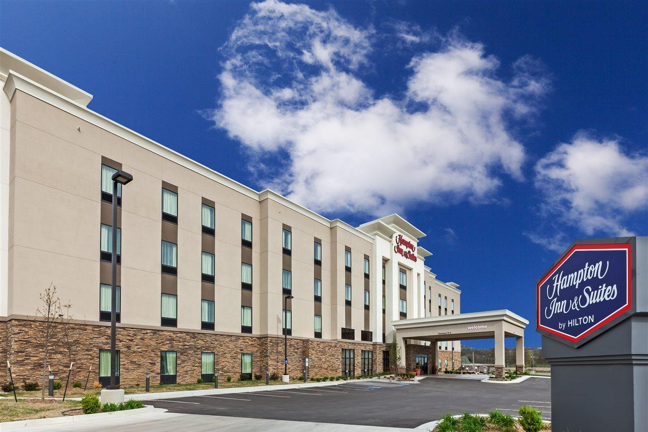 Hampton Inn & Suites Claremore Exterior photo