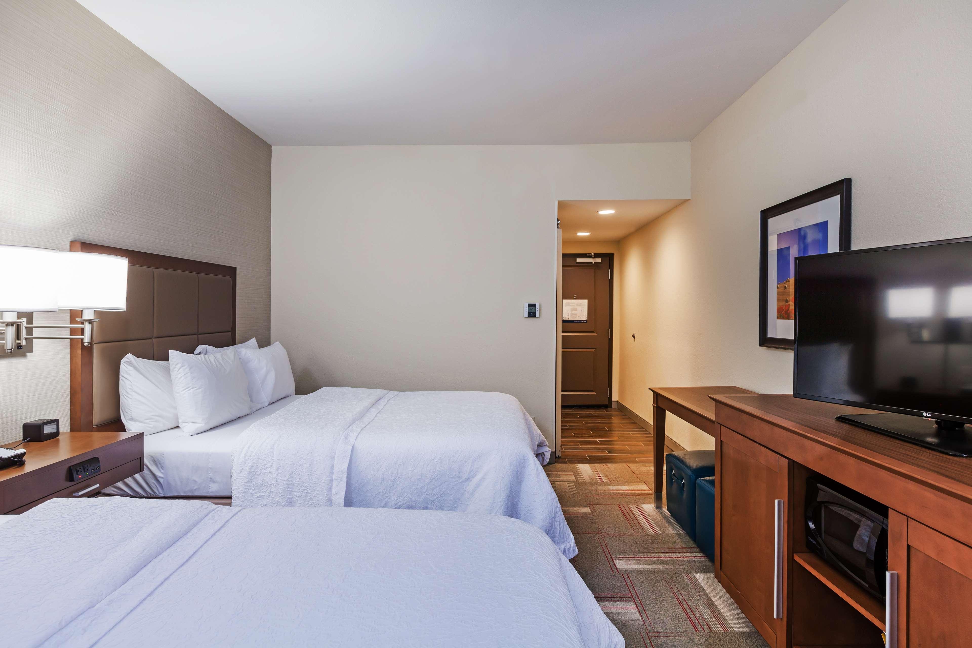 Hampton Inn & Suites Claremore Exterior photo