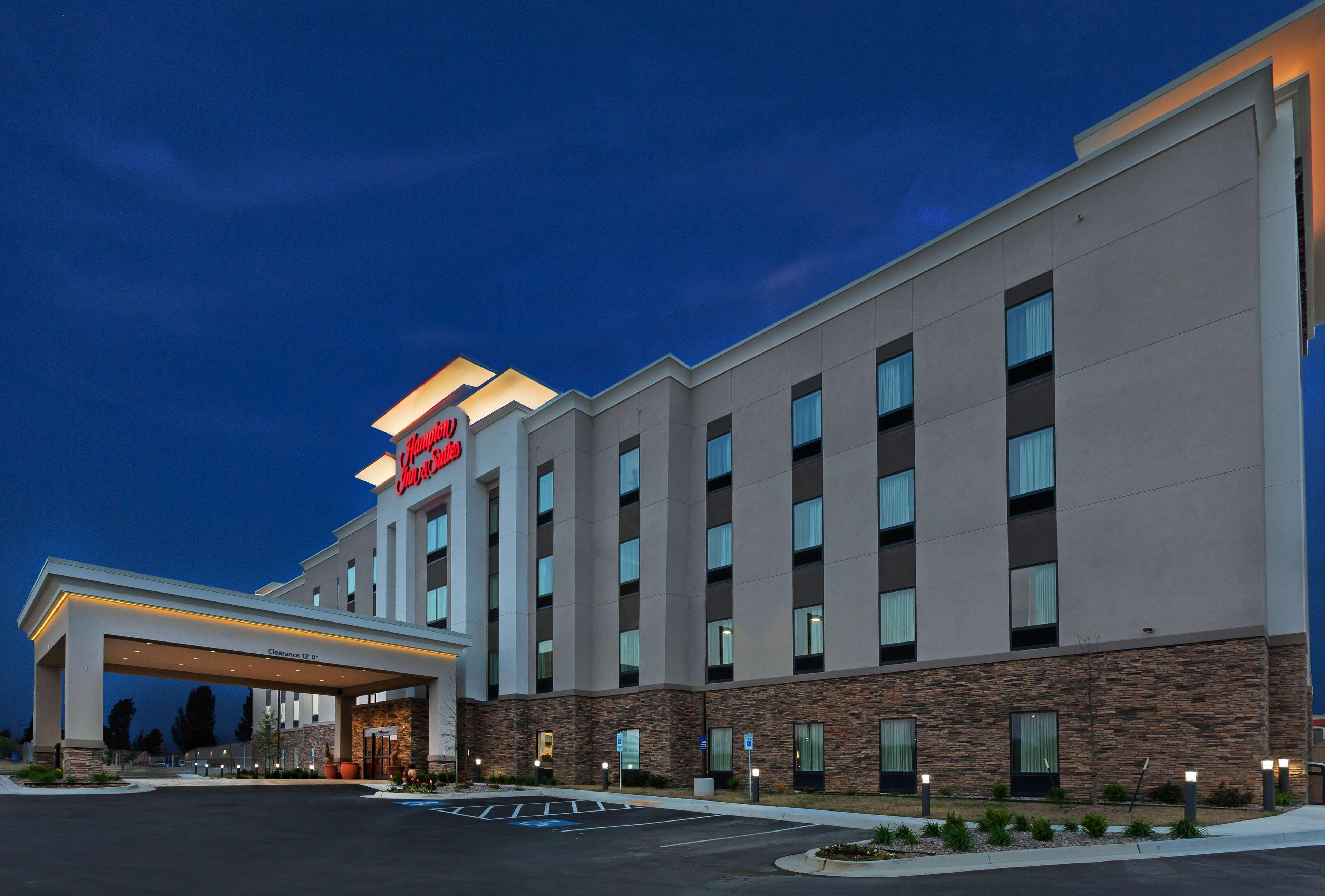 Hampton Inn & Suites Claremore Exterior photo