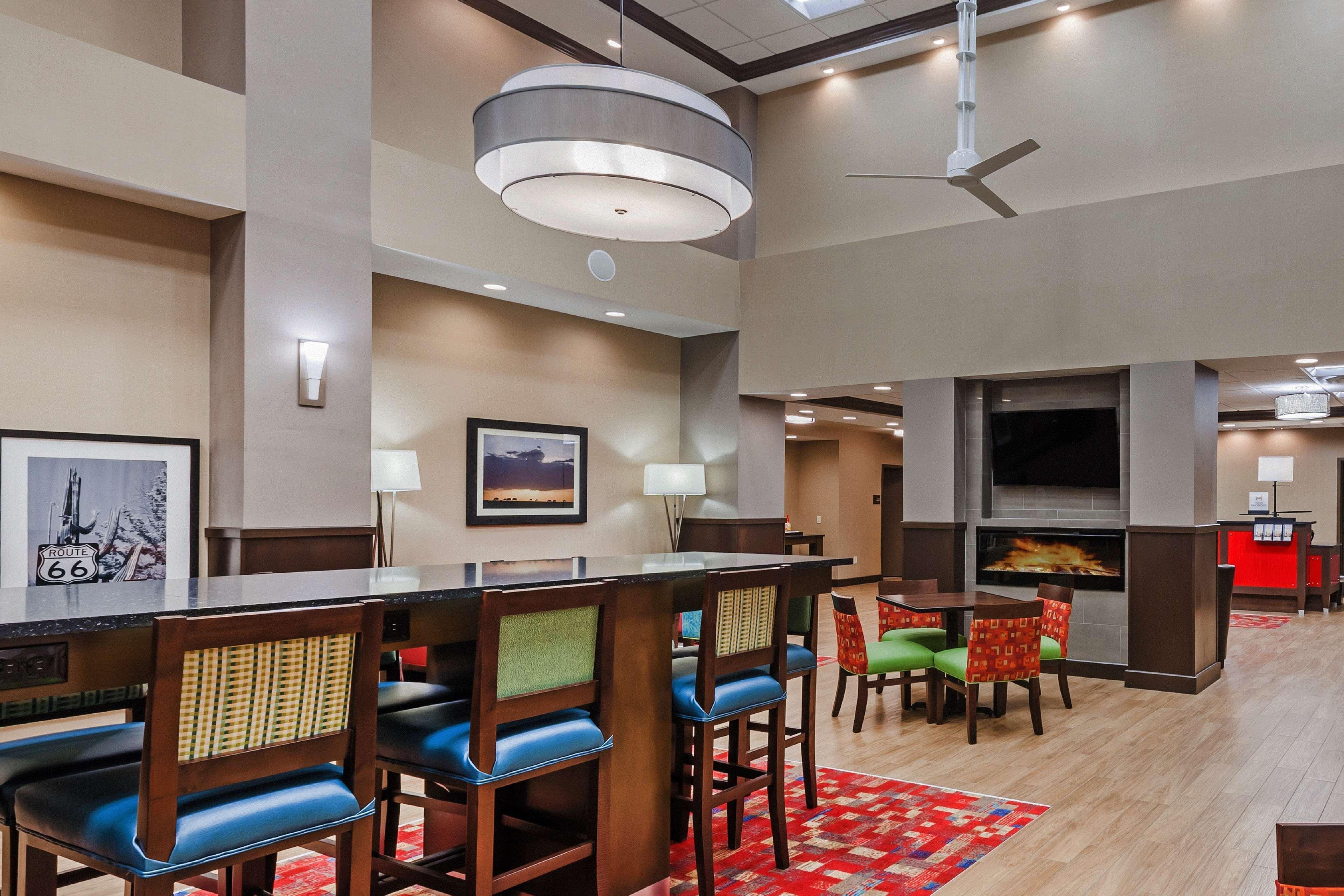 Hampton Inn & Suites Claremore Exterior photo