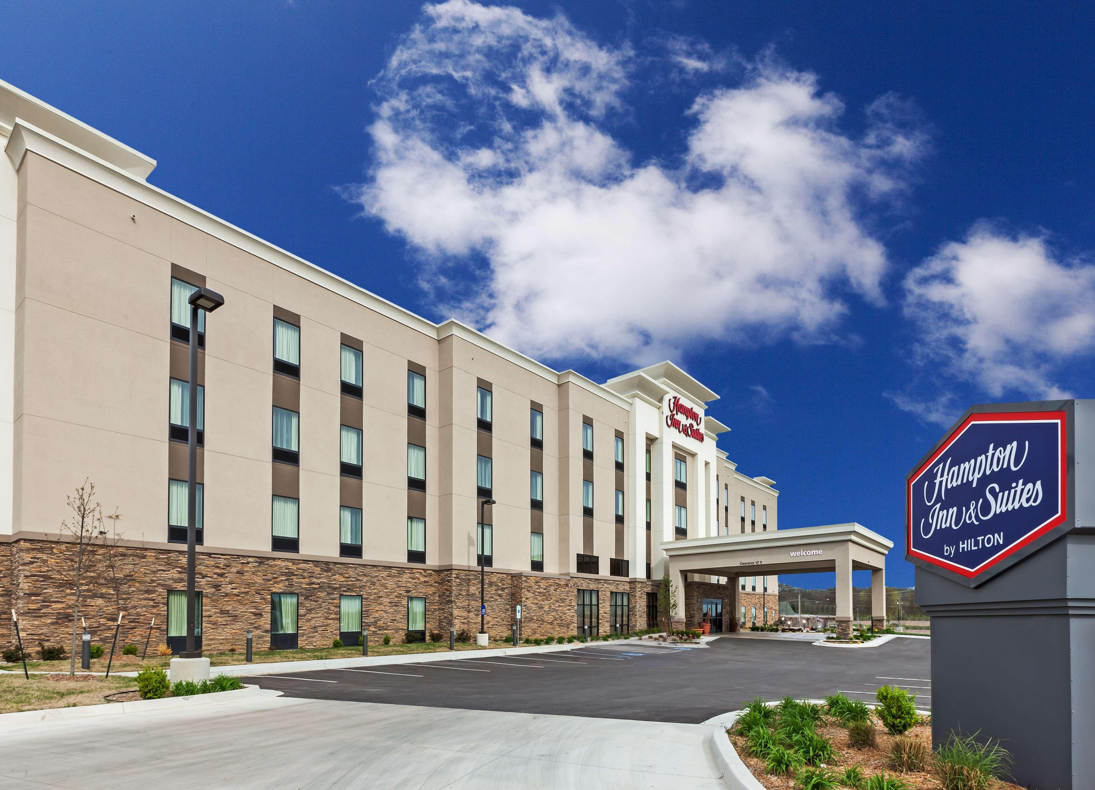 Hampton Inn & Suites Claremore Exterior photo