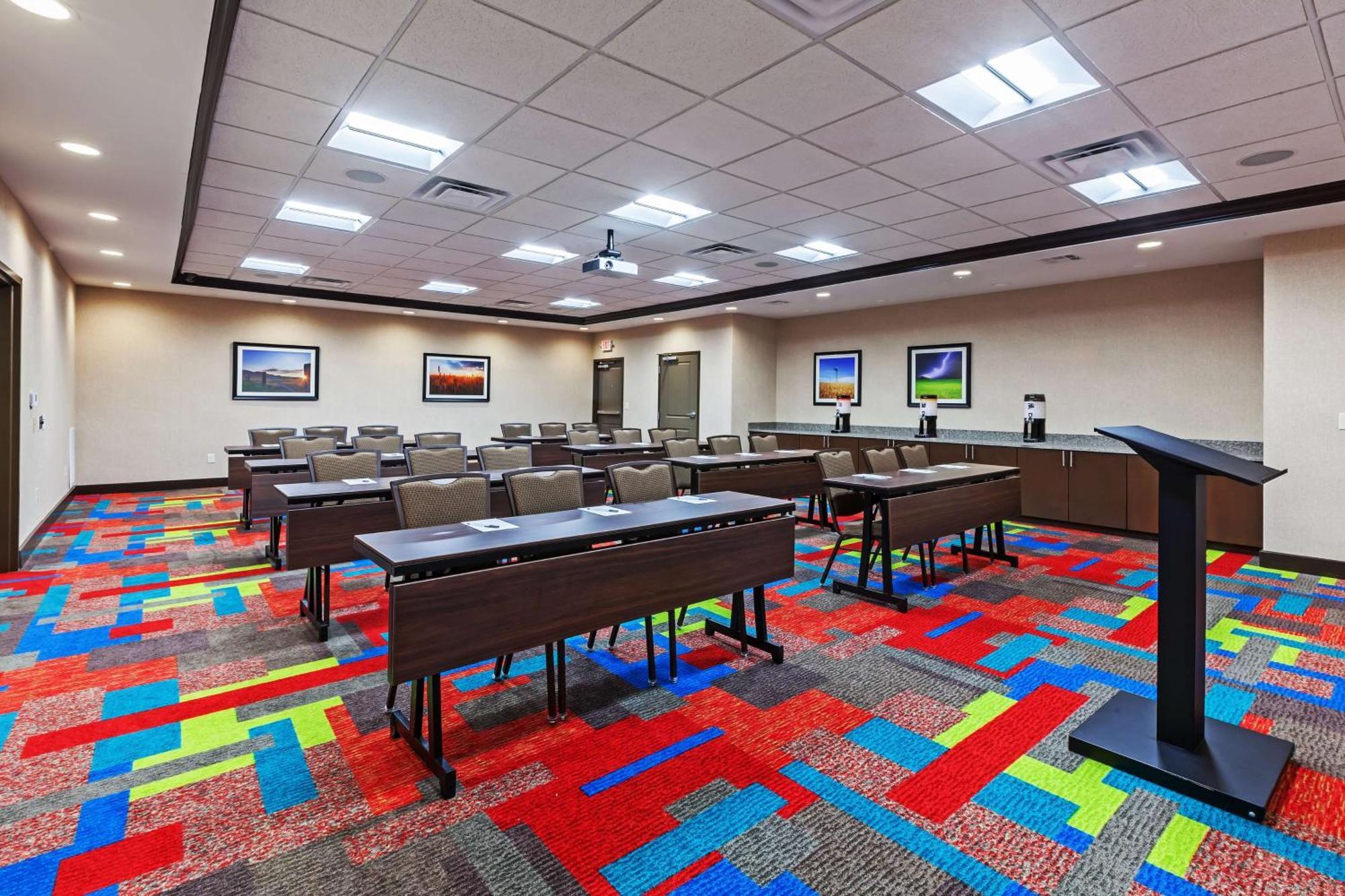 Hampton Inn & Suites Claremore Exterior photo