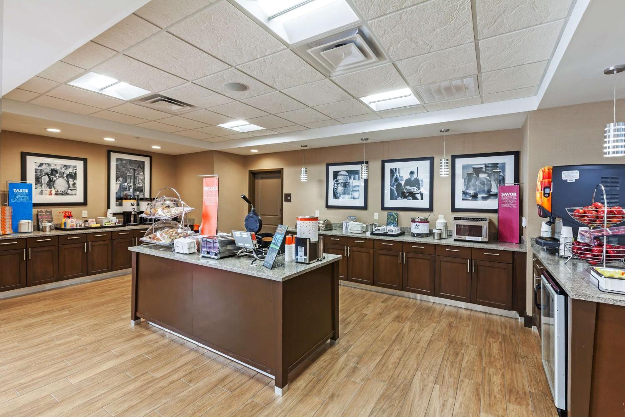 Hampton Inn & Suites Claremore Exterior photo